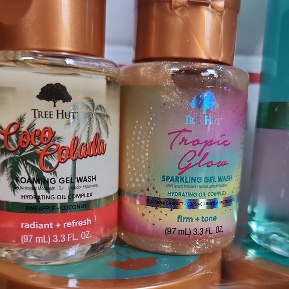 Tree Hut Lotus Water Foaming Gel Wash - Picture 2 of 7